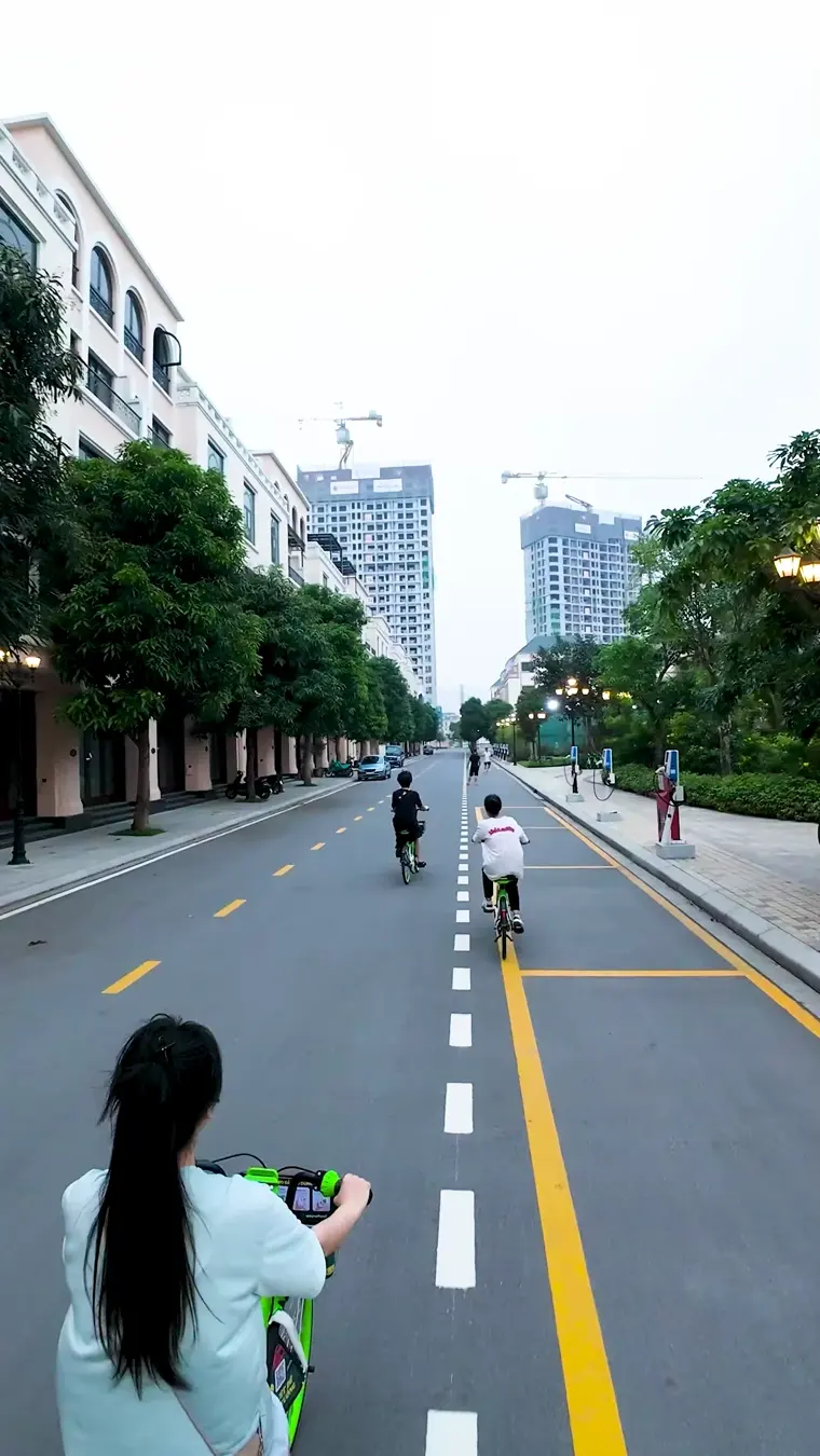 Làn đường dạo và đạp xe