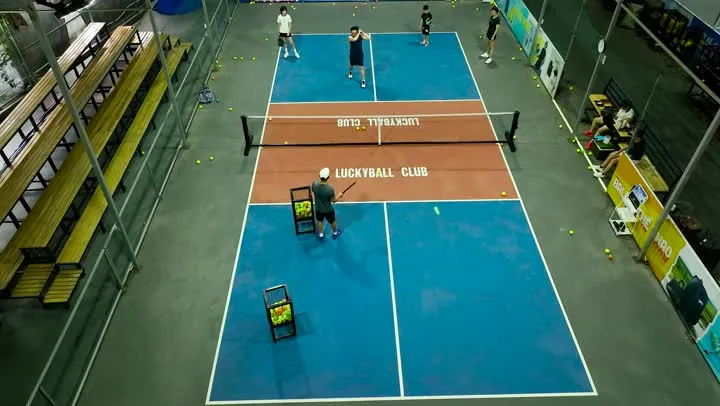 Sân Pickleball ngay cạnh studio — Thúy Tô Studio ra sân ngay sau giờ làm