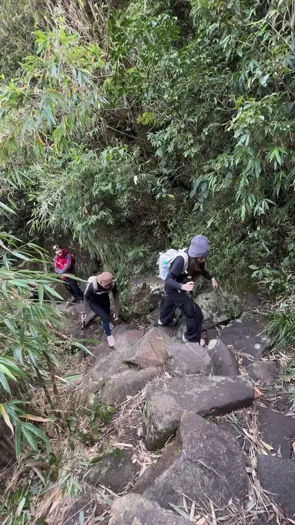 12km đường núi cheo leo — Thúy Tô Studio vượt giới hạn bản thân ở đoạn dốc cuối