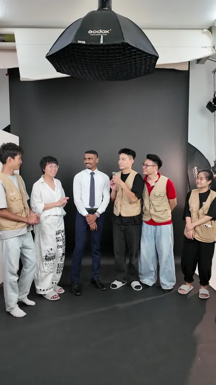 Chuyên gia VinFast tới Thúy Tô Studio chụp ảnh doanh nhân — nghe anh nói thật sau buổi chụp
