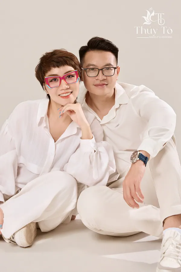 Thúy Tô Studio — trang điểm cho khách tại studio